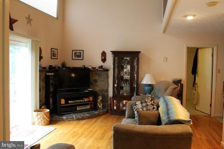 125 Trillium Ln, Cross Junction, VA 22625 - photo 1