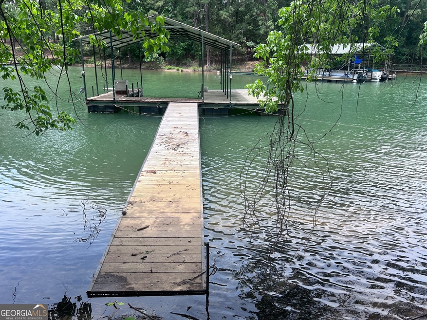 Single slip covered dock