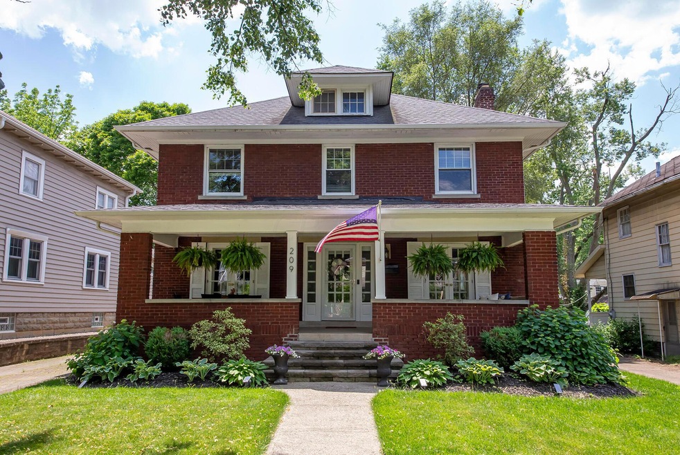 209 Blenheim Rd, Columbus, OH 43214 - photo 1