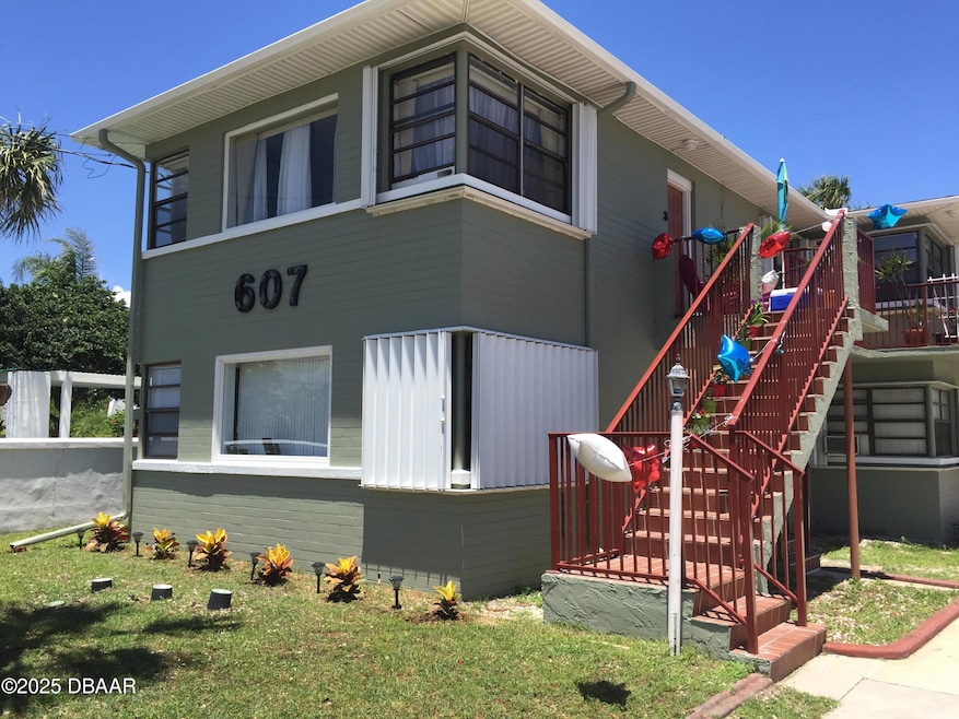 607 Jessamine Blvd unit 4, Daytona Beach, FL 32118 - photo 1