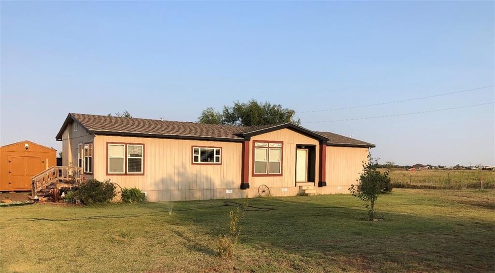 10736 N 1990 Rd, Elk City, OK 73644 - photo 1