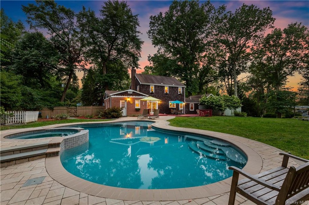 8 Warren Rd, Croton On Hudson, NY 10520 - photo 1