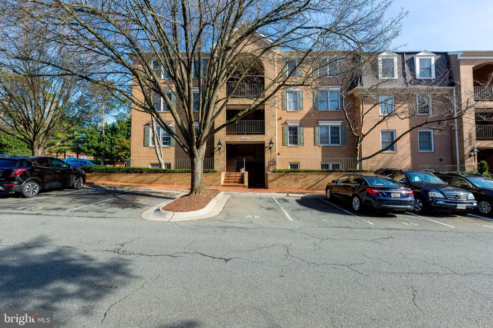 10703 Kings Riding Way unit T2, Rockville, MD 20852 - photo 1