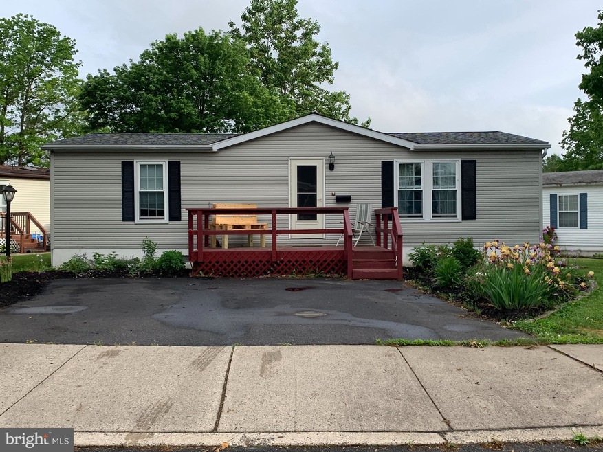 743 Aspen Cir, Red Hill, PA 18076 - photo 1