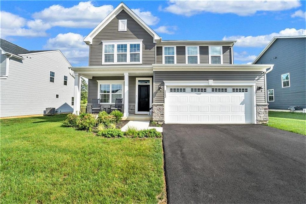 6482 Scenic View Dr, Macungie, PA 18062 - photo 1