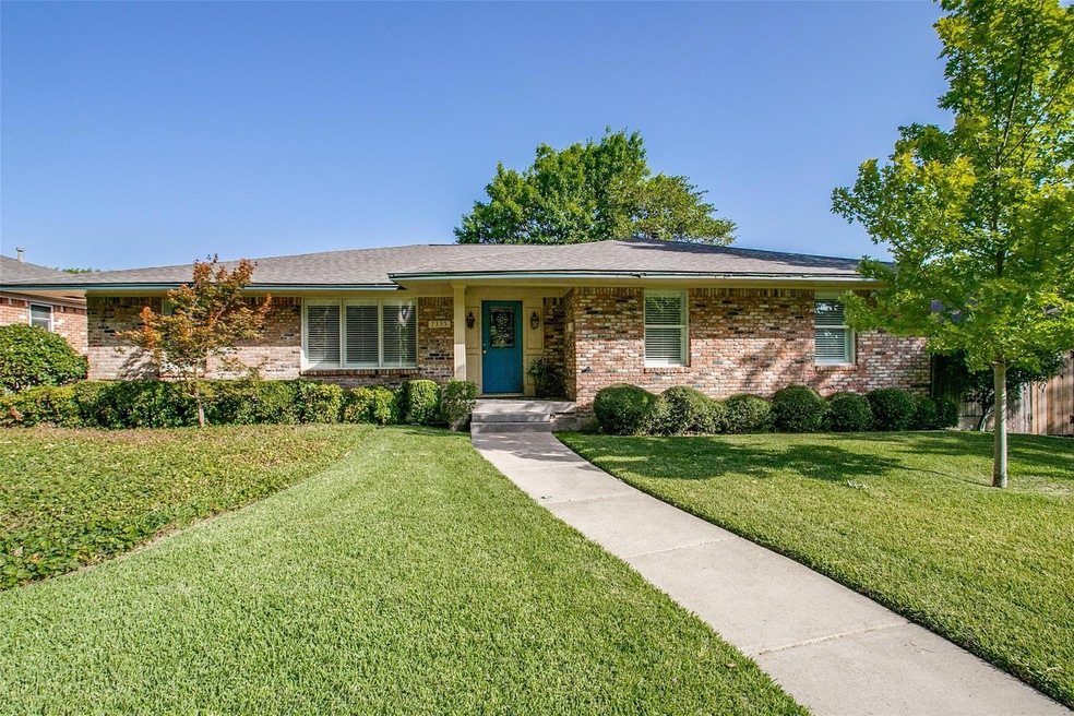 7335 Dalewood Ln, Dallas, TX 75214 - photo 1