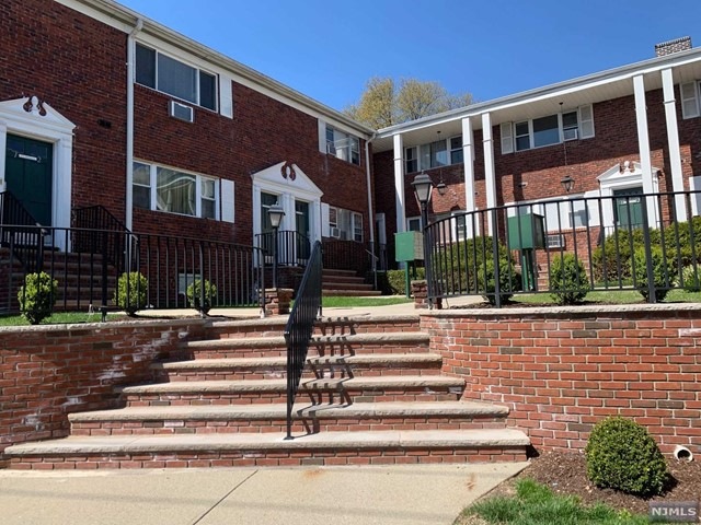 101 N Beverwyck Rd unit 4, Lake Hiawatha, NJ 07034 - photo 1