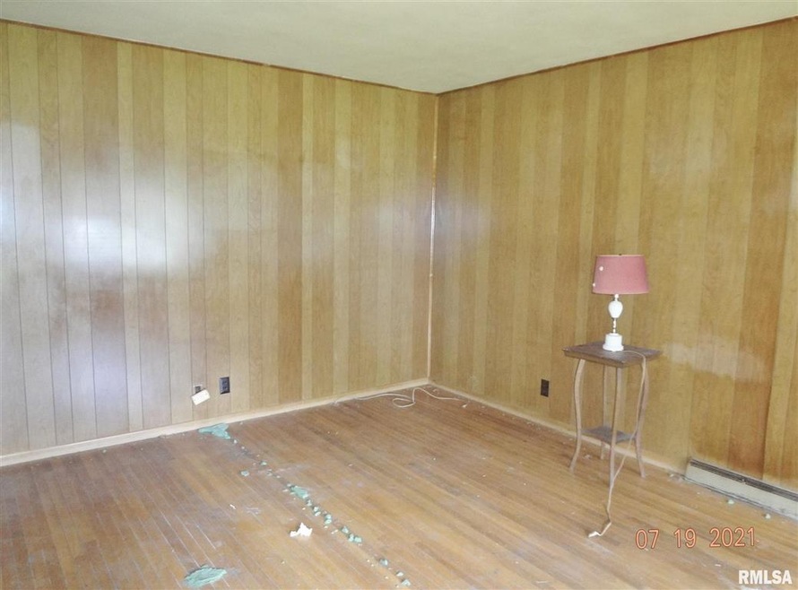 1715 N Ottawa St, Lincoln, IL 62656 - photo 1