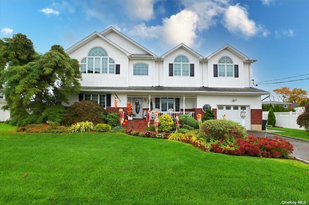 5 Grant Place, Lindenhurst, NY 11757 - photo 1