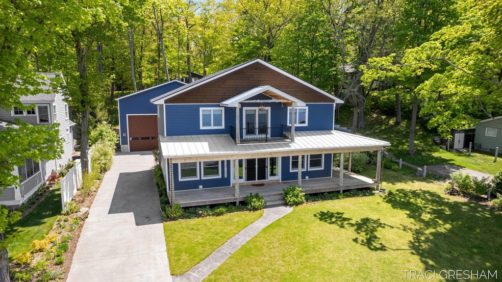 1315 S Lake