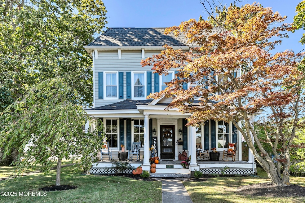 Welcome to 11 Golf St