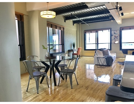 210 Lincoln St unit 304, Boston, MA 02111 - photo 1