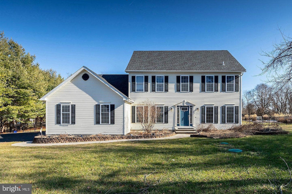 233 Oak Grove Rd, Swedesboro, NJ 08085 - photo 1