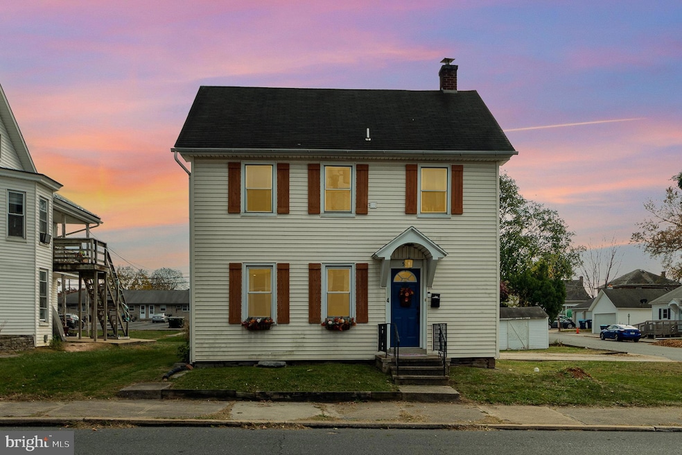 524 W Main St, Palmyra, PA 17078 - photo 1