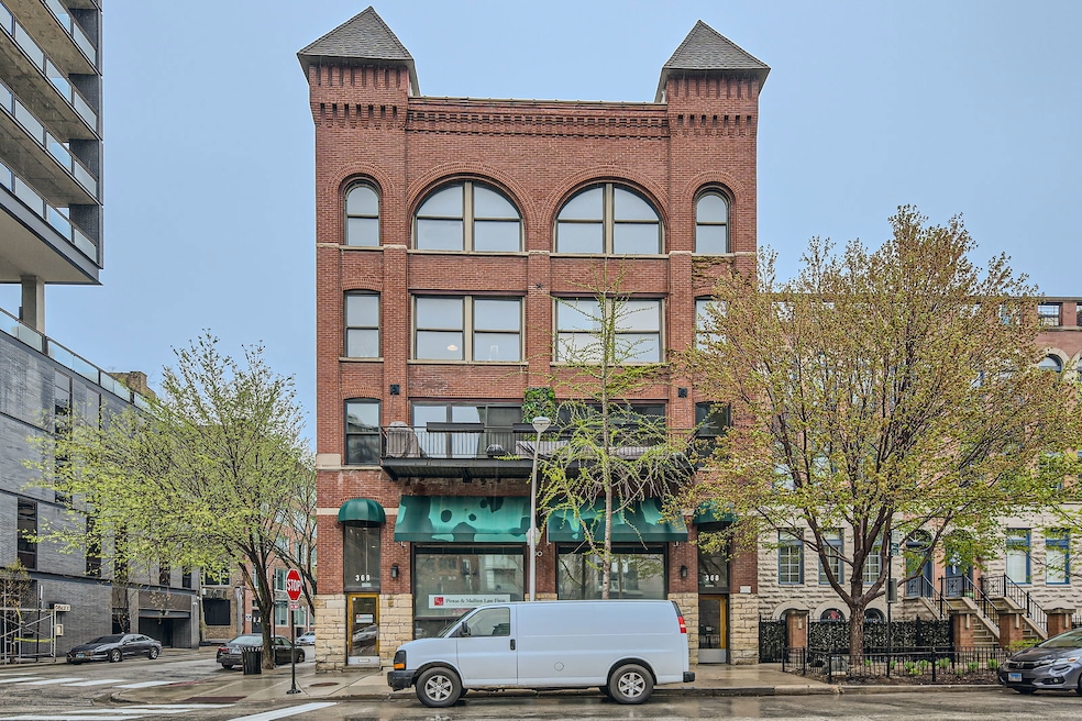 368 W Huron St unit 2N, Chicago, IL 60654 - photo 1