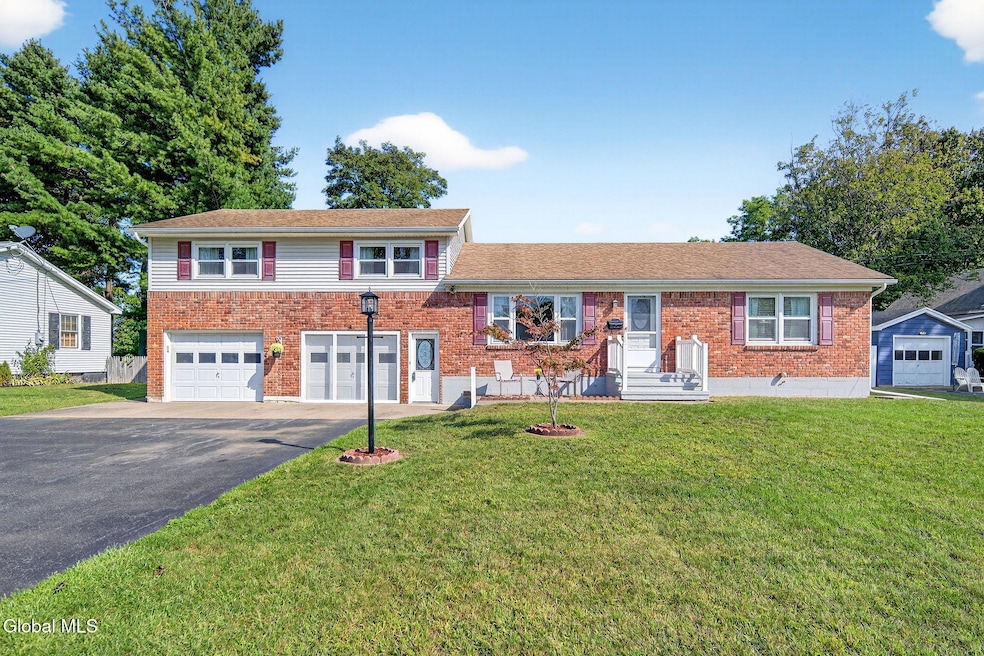 161 Dahlia St, Schenectady, NY 12306 - photo 1