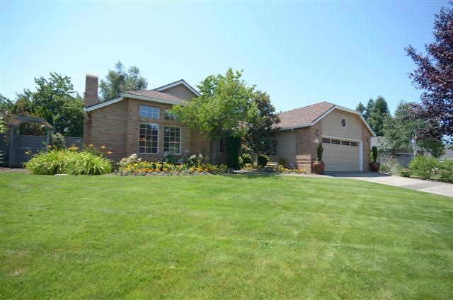 1117 Riverrock Way, Medford, OR 97504 - photo 1