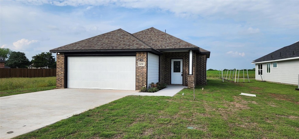 630 S Garrett Ave, Ennis, TX 75119 - photo 1