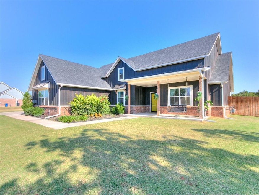 Craftsman house with a front yard
