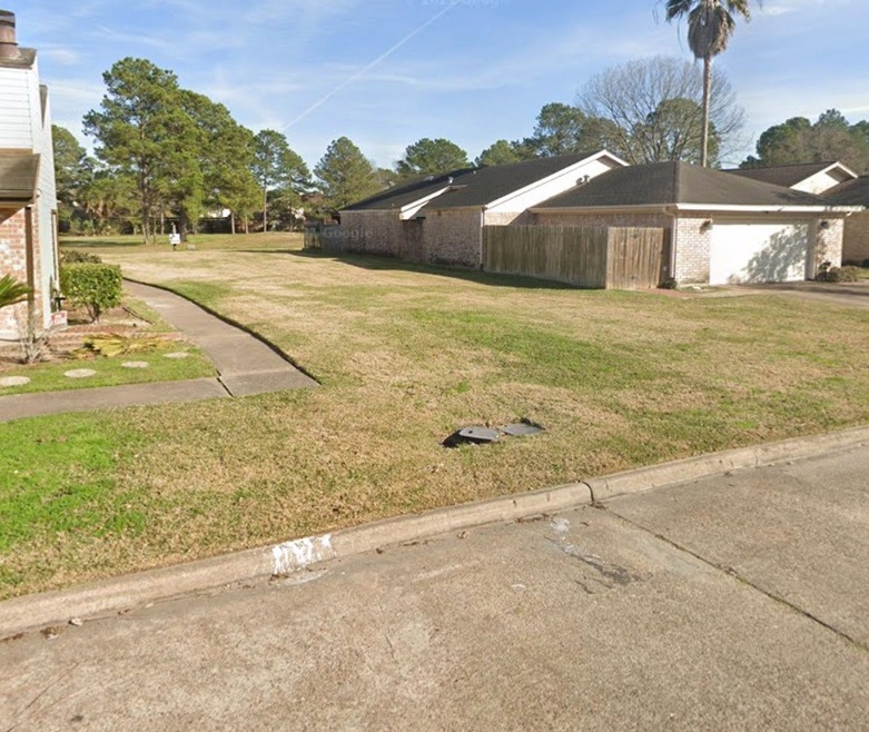 7754 Green Lawn Dr, Houston, TX 77088 - photo 1