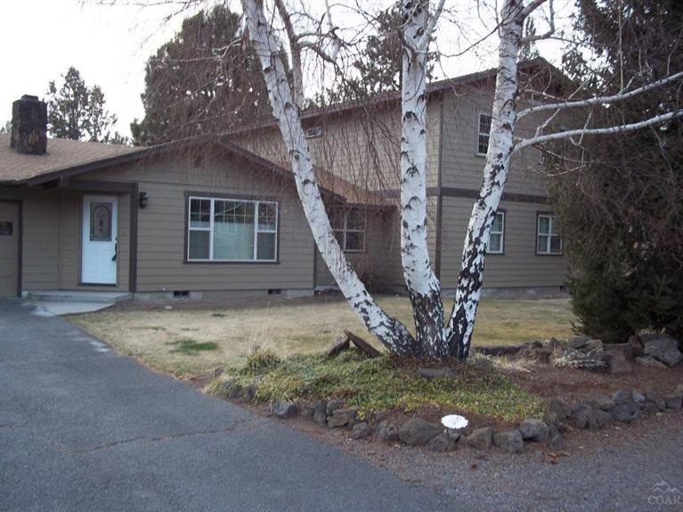 61562 Twin Lakes Loop, Bend, OR 97702 - photo 1