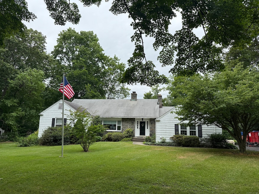 8 Nelson Place, Fairfield, CT 06825 - photo 1