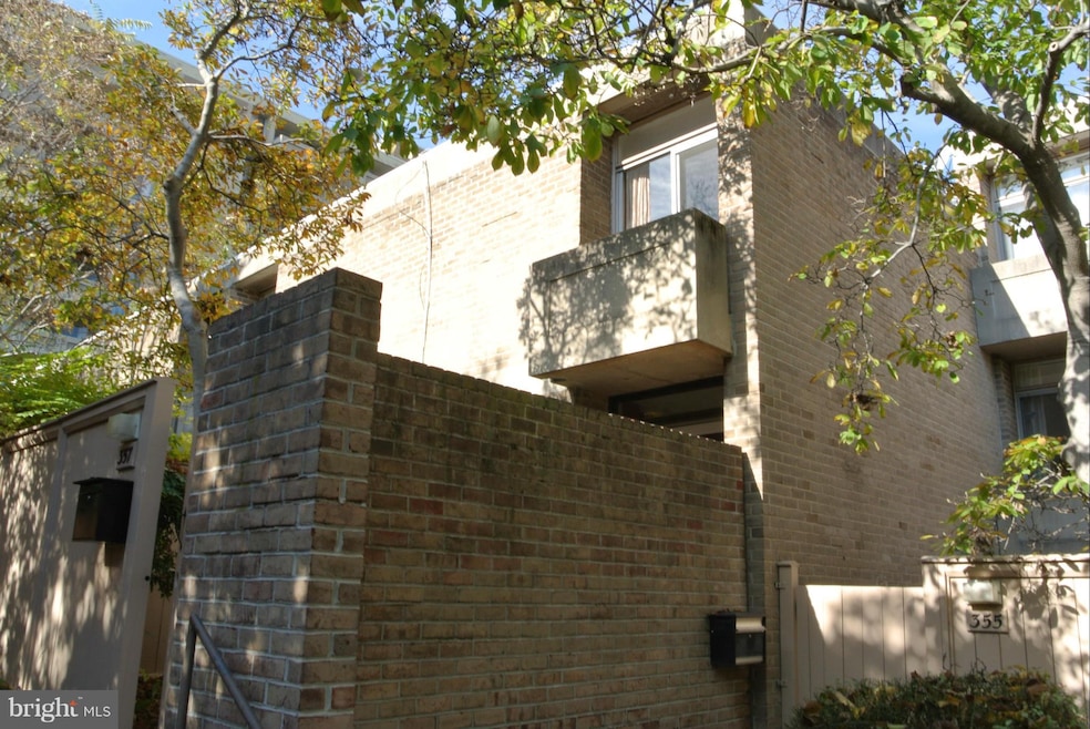 357 N St SW unit 357, Washington, DC 20024 - photo 1