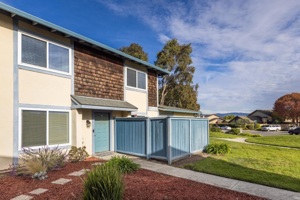 1883 Cherokee Dr unit 3, Salinas, CA 93906 - photo 1