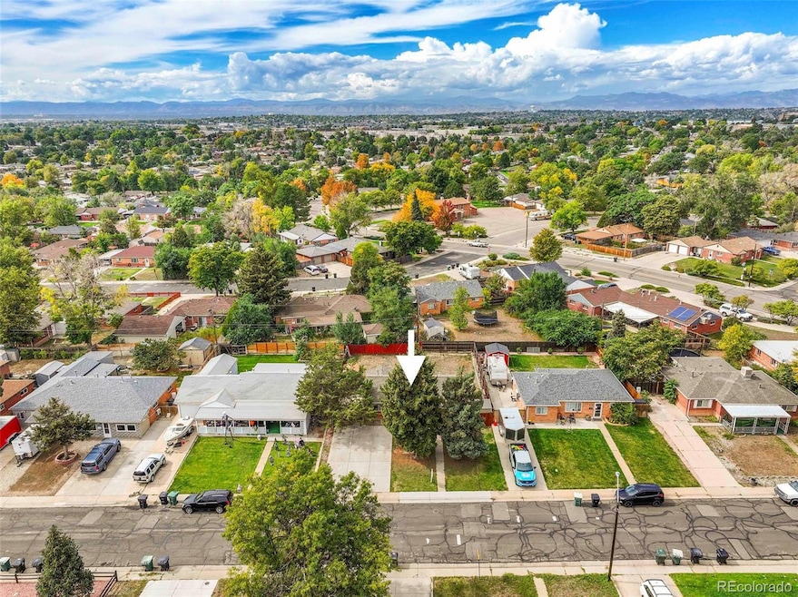 9121 Lilly Ct, Thornton, CO 80229 - photo 1