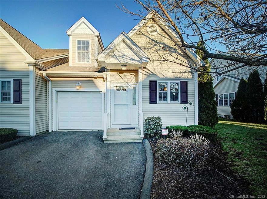 511 Elm St unit 4-4, North Haven, CT 06473 - photo 1