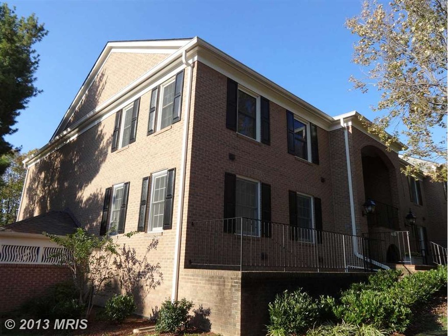 5700 Brewer House Cir unit 202, Rockville, MD 20852 - photo 1