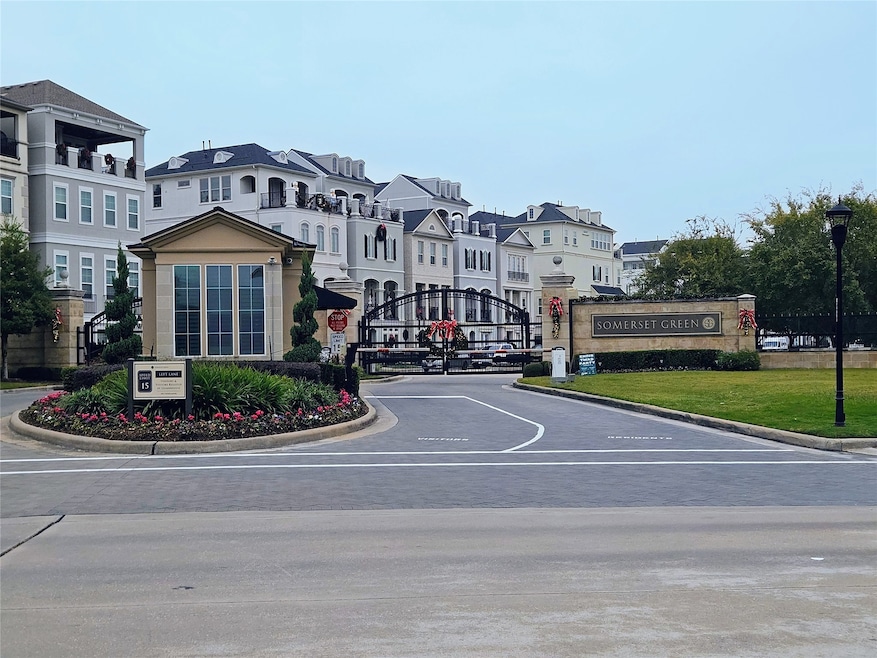 949 Dunleigh Meadows Ln, Houston, TX 77055 - photo 1