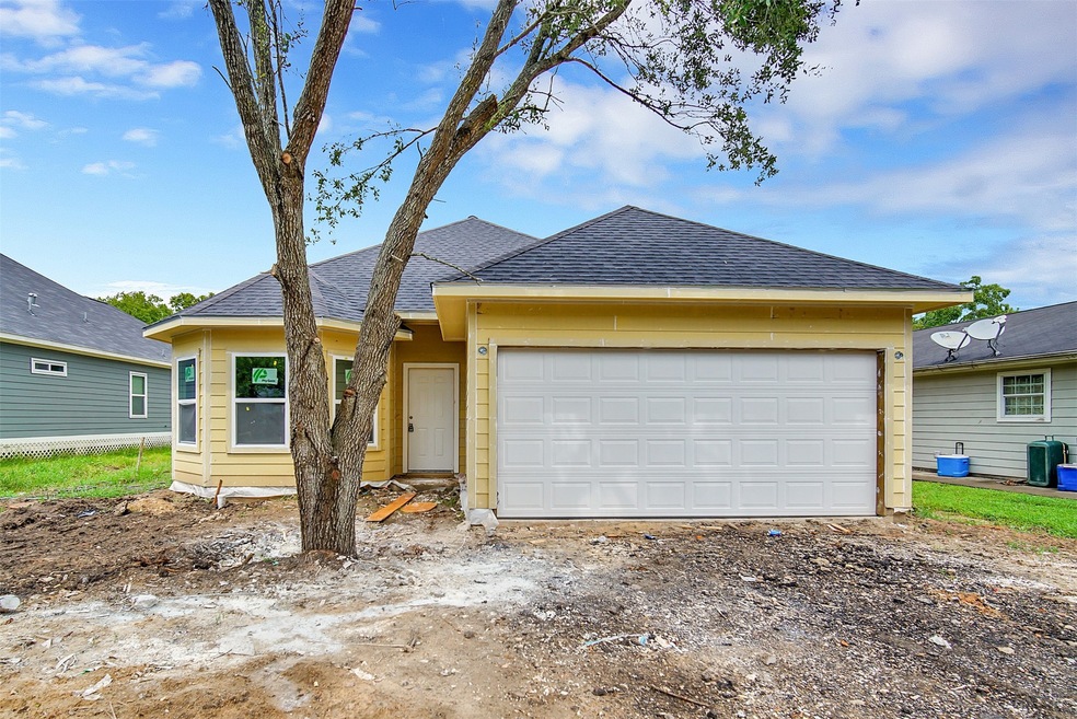 6626 Hoffman St, Houston, TX 77028 - photo 1