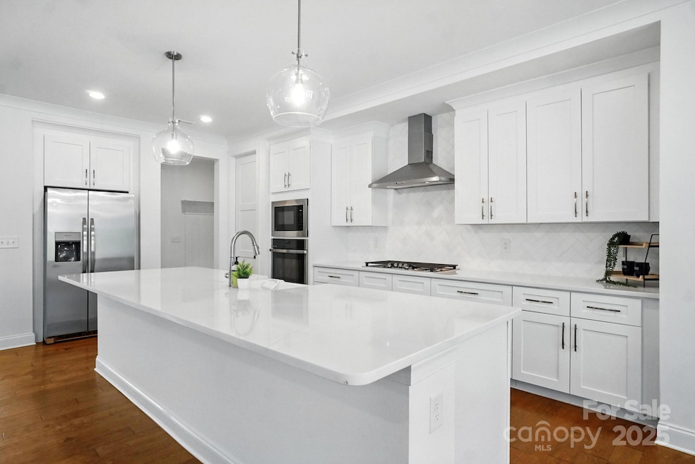 Under Contract $599,999