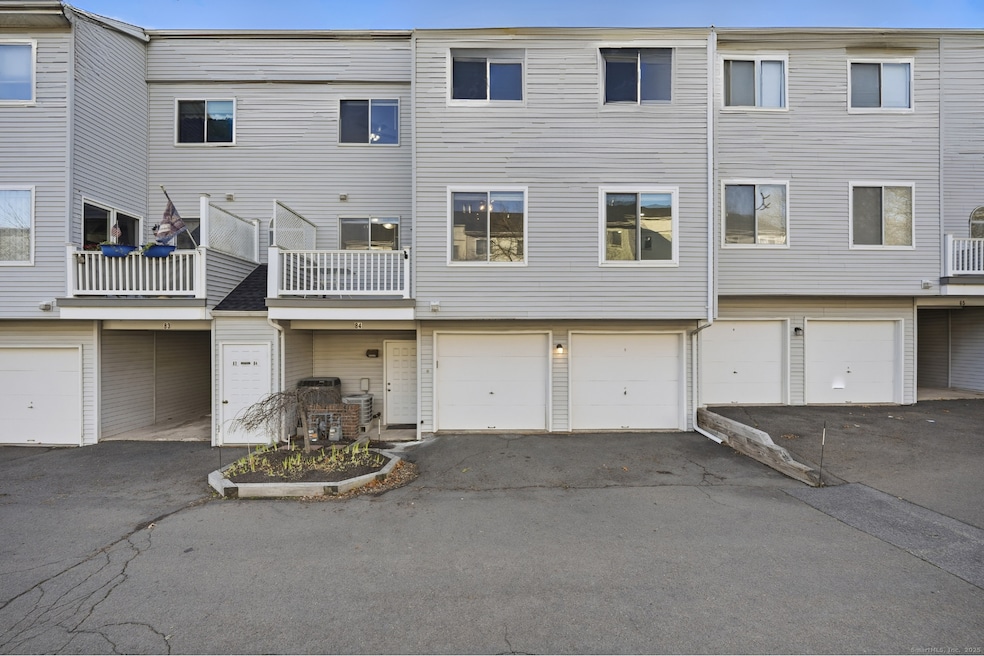 84 Staffordshire Commons Dr, Wallingford, CT 06492 - photo 1