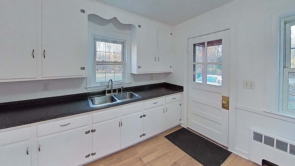 165 Bedford Rd, Lincoln, MA 01773 - photo 1