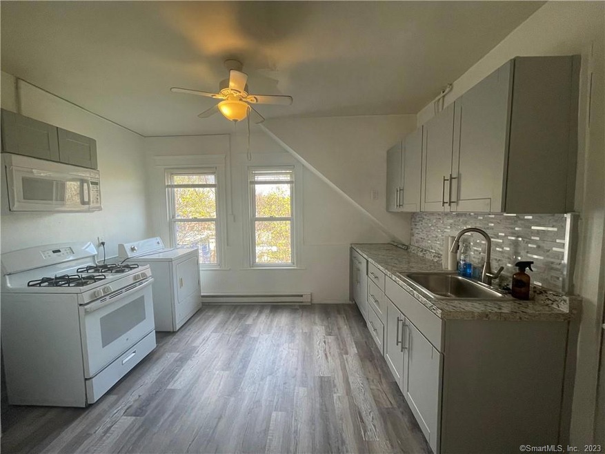 200 Hill St unit 3, Waterbury, CT 06704 - photo 1