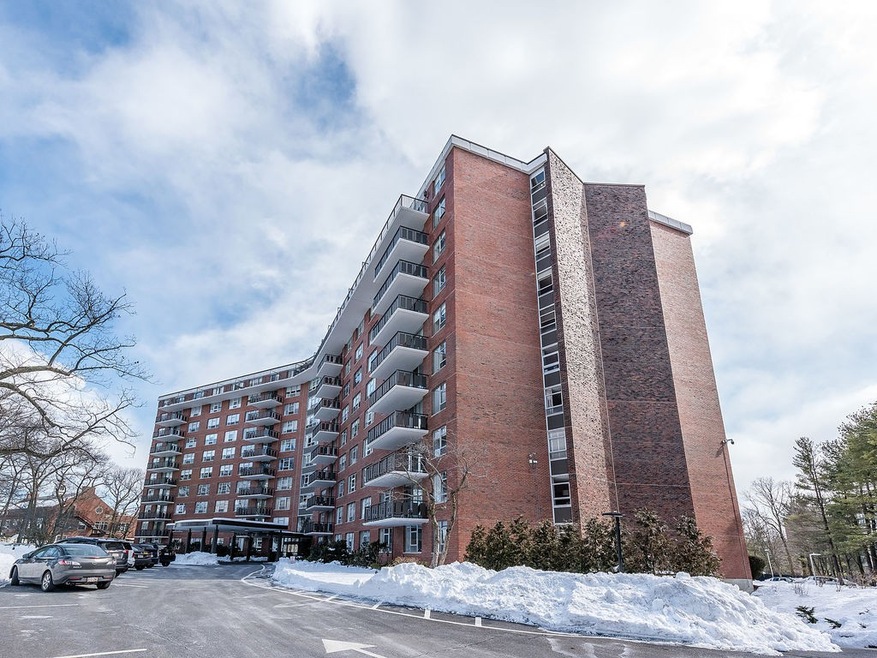 Imperial Towers unit 613, Chestnut Hill, MA 02467 - photo 1