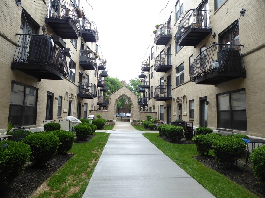 Lovely courtyard setting