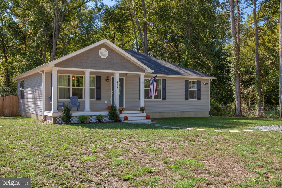 323 Cedar Ln, Colonial Beach, VA 22443 - photo 1