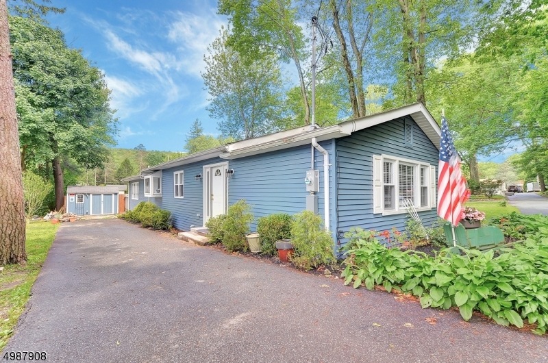 27 Cooley Ln, Hewitt, NJ 07421 - photo 1