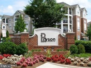 12945 Centre Park Cir unit 105, Herndon, VA 20171 - photo 1