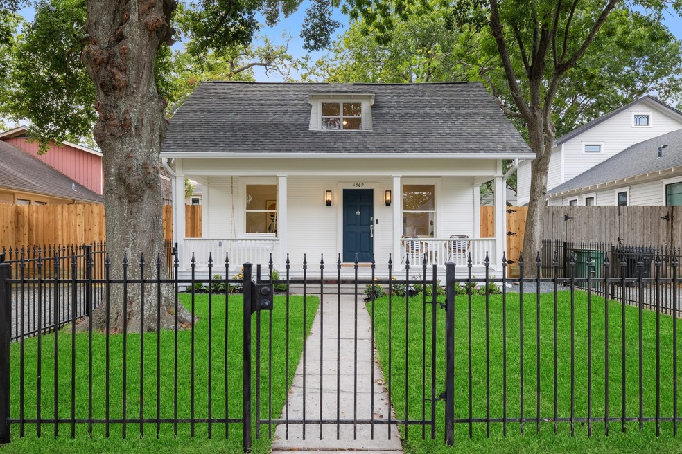 1809 Columbia St, Houston, TX 77008 - photo 1