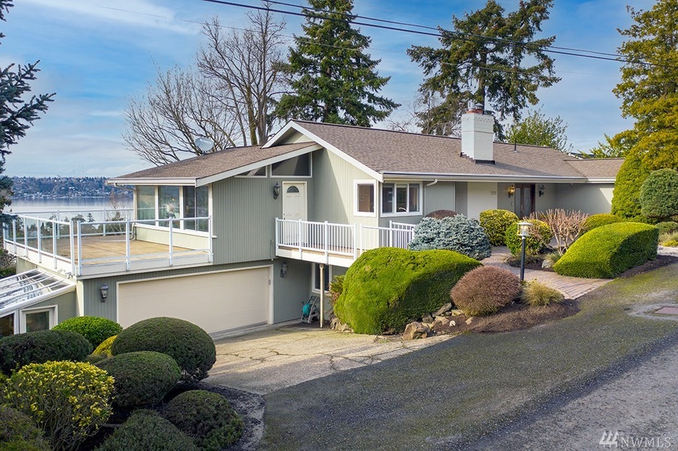 2725 68th Ave SE, Mercer Island, WA 98040 - photo 1