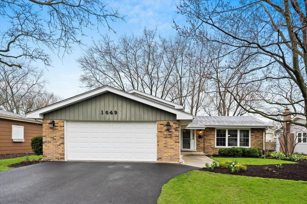 1649 Swallow St, Naperville, IL 60565 - photo 1