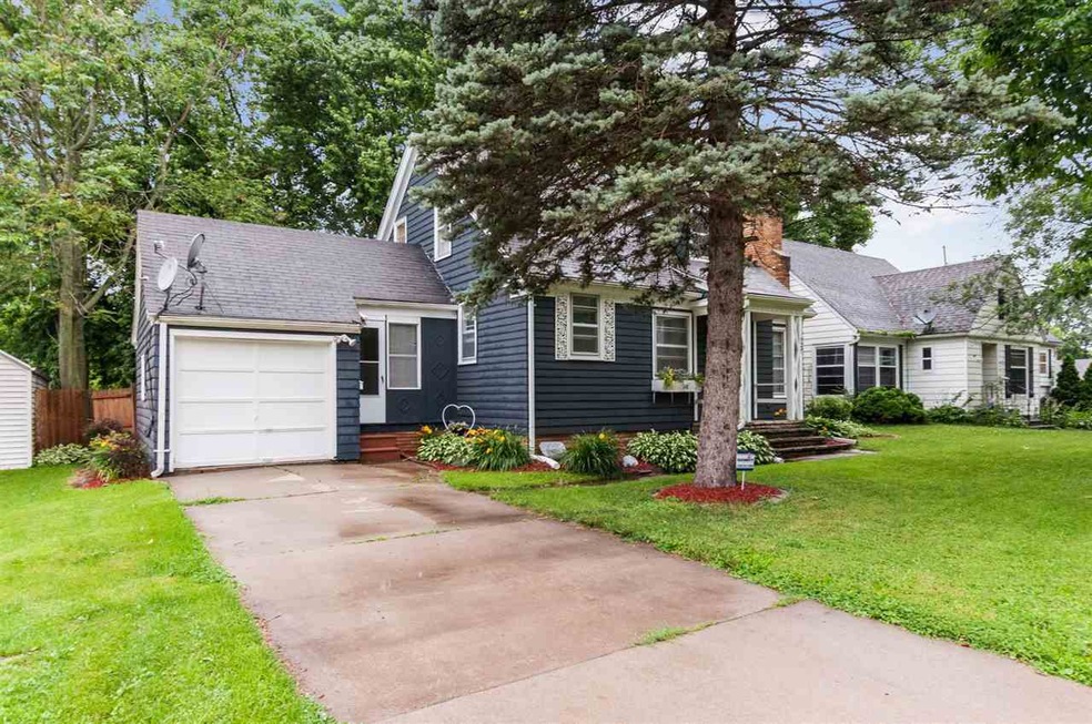 927 25th St SE, Cedar Rapids, IA 52403 - photo 1