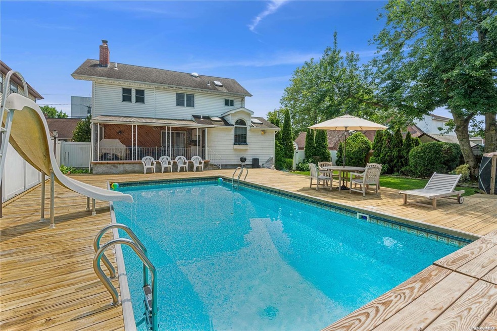 63 Evergreen Ave, Lynbrook, NY 11563 - photo 1