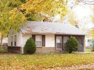 10010 Saratoga St, Oak Park, MI 48237 - photo 1