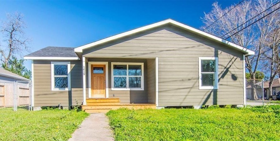 1419 Tarley St, Houston, TX 77009 - photo 1
