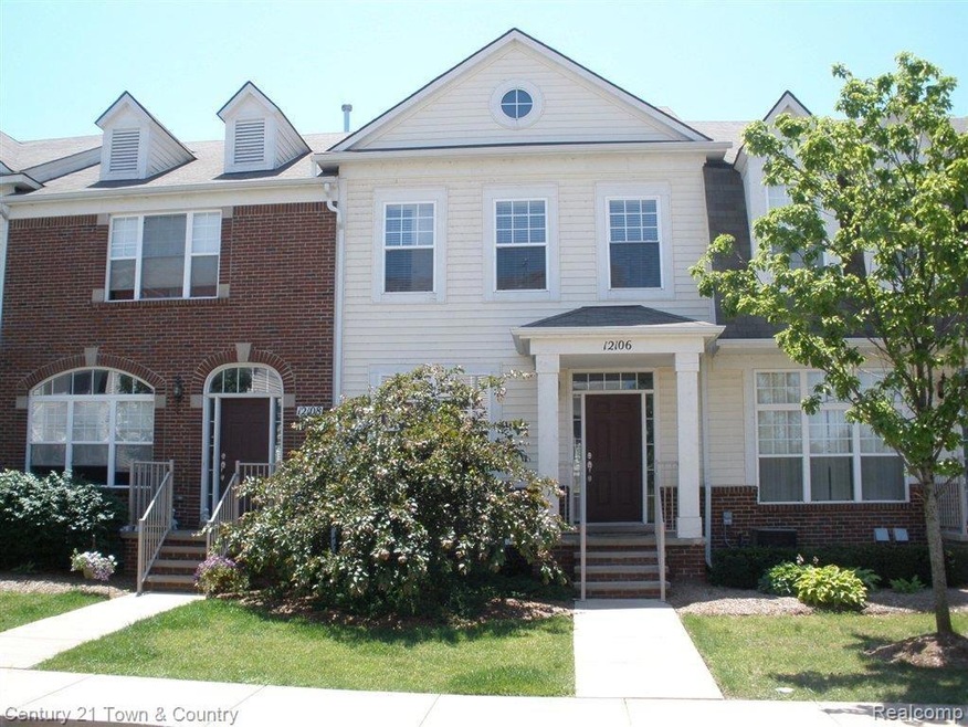 Newer townhouse condo